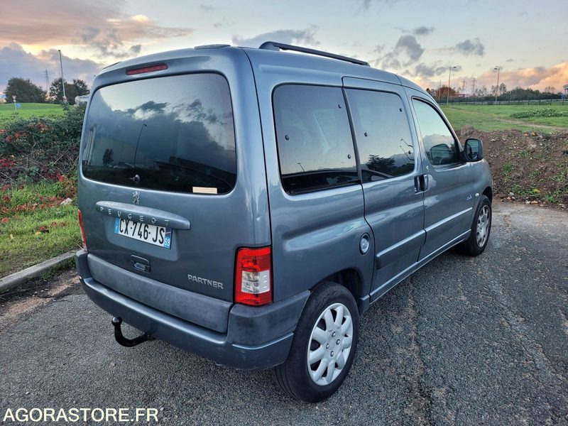 Peugeot partner 1.6hdi 90 ch - Automóvel: foto 3 Peugeot partner 1.6hdi 90 ch - Automóvel: foto 3