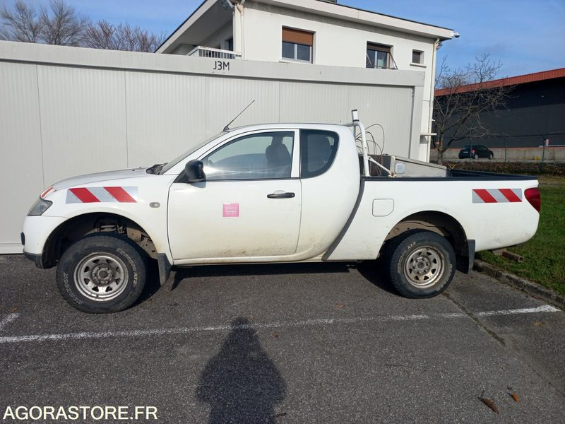 Pick-up Mitsubishi L200 de 2011 (réf. 4229) - Pick-up: foto 3 Pick-up Mitsubishi L200 de 2011 (réf. 4229) - Pick-up: foto 3