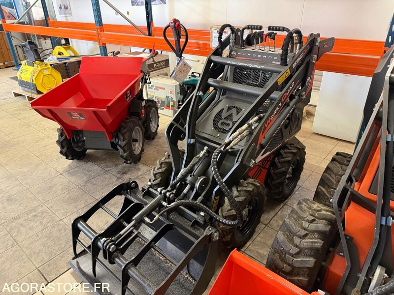 Porte outils SSQ11 PUROSANGUE Worky quad Plus Essence NEUF - Equipamentos para jardinagem: foto 1 Porte outils SSQ11 PUROSANGUE Worky quad Plus Essence NEUF - Equipamentos para jardinagem: foto 1