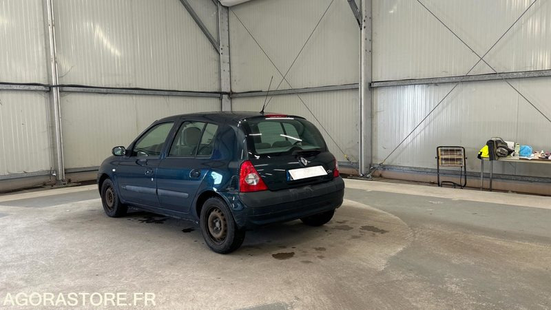 RENAULT-CLIO- 1.4-16V-EXTRÊME-ESSENCE-154073KMS - Automóvel: foto 3 RENAULT-CLIO- 1.4-16V-EXTRÊME-ESSENCE-154073KMS - Automóvel: foto 3