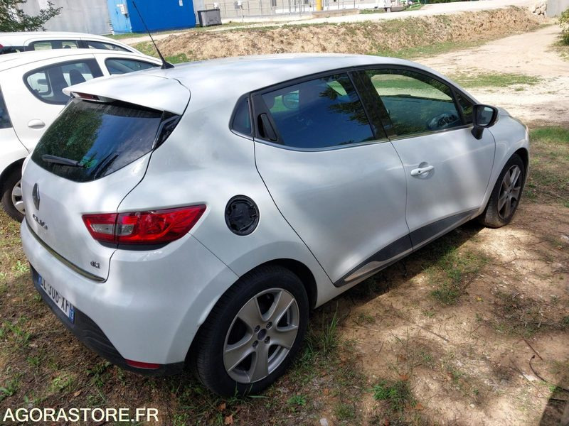 RENAULT CLIO - 133418km - 2014 - Automóvel: foto 3 RENAULT CLIO - 133418km - 2014 - Automóvel: foto 3