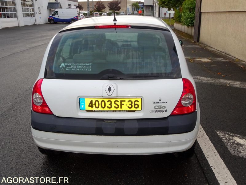 RENAULT CLIO - 2005 - 169150KM - Automóvel: foto 2 RENAULT CLIO - 2005 - 169150KM - Automóvel: foto 2