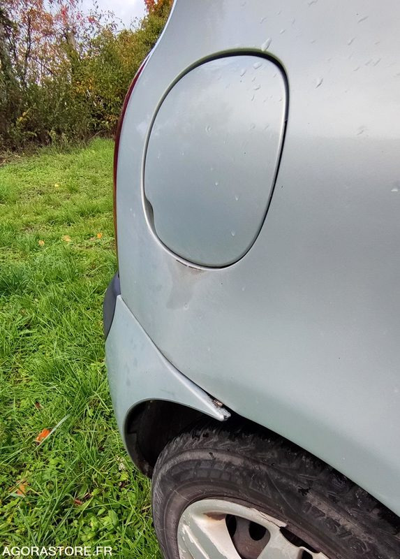 RENAULT CLIO II - Automóvel: foto 3 RENAULT CLIO II - Automóvel: foto 3