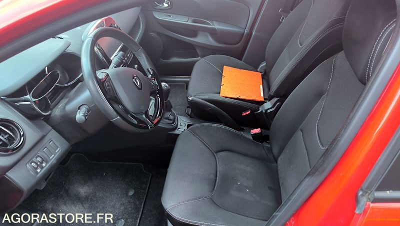 RENAULT CLIO IV ESTATE ZEN DCI 90 ECO2 - 2014 - 305509kms - Automóvel: foto 3 RENAULT CLIO IV ESTATE ZEN DCI 90 ECO2 - 2014 - 305509kms - Automóvel: foto 3