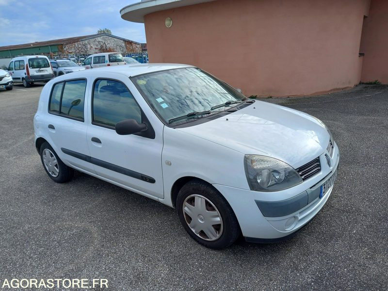 RENAULT CLIO PHASE 2-1.2 I 60CV-2005-ESSENCE-122 018 KMS-5 PORTES-ROULANTE-CT OK - Automóvel: foto 2 RENAULT CLIO PHASE 2-1.2 I 60CV-2005-ESSENCE-122 018 KMS-5 PORTES-ROULANTE-CT OK - Automóvel: foto 2