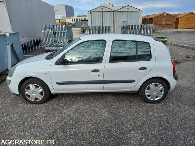 RENAULT CLIO PHASE 2-1.2 I 60CV-2005-ESSENCE-122 018 KMS-5 PORTES-ROULANTE-CT OK - Automóvel: foto 5 RENAULT CLIO PHASE 2-1.2 I 60CV-2005-ESSENCE-122 018 KMS-5 PORTES-ROULANTE-CT OK - Automóvel: foto 5