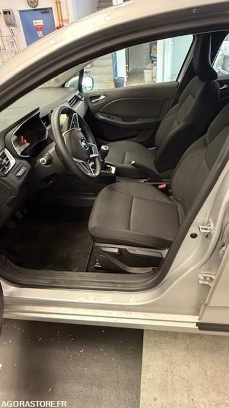 RENAULT CLIO V Diesel - 35000km - 2019 - Automóvel: foto 4 RENAULT CLIO V Diesel - 35000km - 2019 - Automóvel: foto 4