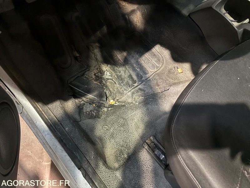 RENAULT KANGOO - 189000 kms - Furgão: foto 4 RENAULT KANGOO - 189000 kms - Furgão: foto 4