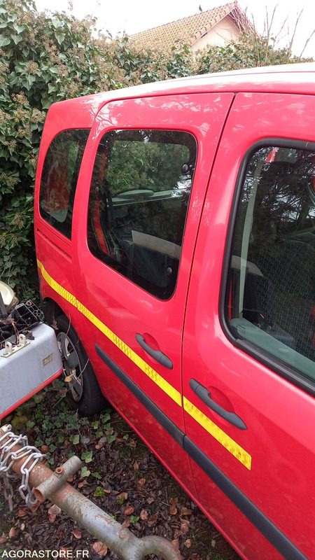 RENAULT - KANGOO - 2009 - 155108KM - AH038PR - Furgão compacto: foto 5 RENAULT - KANGOO - 2009 - 155108KM - AH038PR - Furgão compacto: foto 5