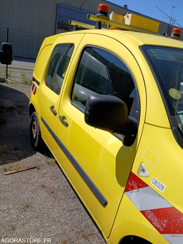 RENAULT KANGOO - 2011 - 205515 KMS - Furgão compacto: foto 3 RENAULT KANGOO - 2011 - 205515 KMS - Furgão compacto: foto 3