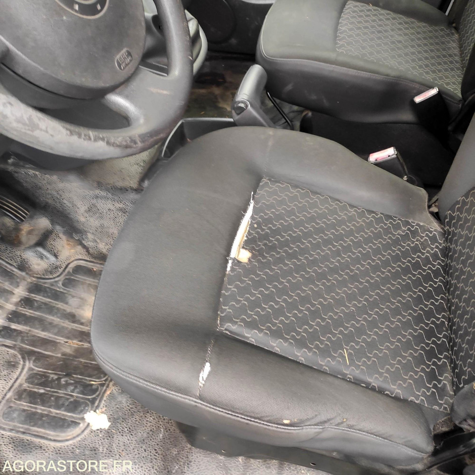 RENAULT - KANGOO - 2013 / 108237 KMS (CS-129-FR) - Furgão compacto: foto 5 RENAULT - KANGOO - 2013 / 108237 KMS (CS-129-FR) - Furgão compacto: foto 5