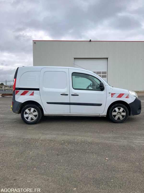 RENAULT KANGOO diesel - Année 2016 - 322 400 km - Furgão compacto: foto 5 RENAULT KANGOO diesel - Année 2016 - 322 400 km - Furgão compacto: foto 5