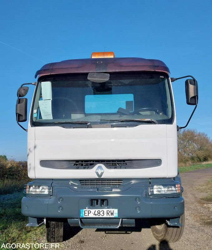 RENAULT KERAX 370-26 / 2004 / 715710 Km avec peinture neuve - Caminhão chassi: foto 5 RENAULT KERAX 370-26 / 2004 / 715710 Km avec peinture neuve - Caminhão chassi: foto 5