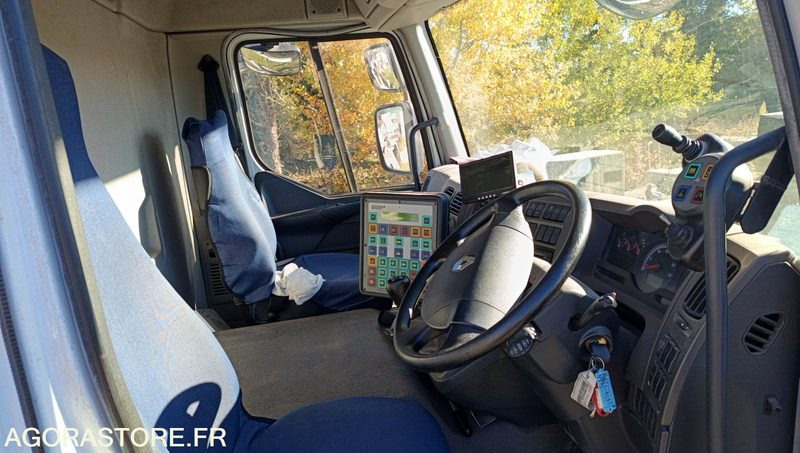 Locação de RENAULT MAJOR SCARAB - 2007 - 4730h RENAULT MAJOR SCARAB - 2007 - 4730h: foto 13 Locação de RENAULT MAJOR SCARAB - 2007 - 4730h RENAULT MAJOR SCARAB - 2007 - 4730h: foto 13