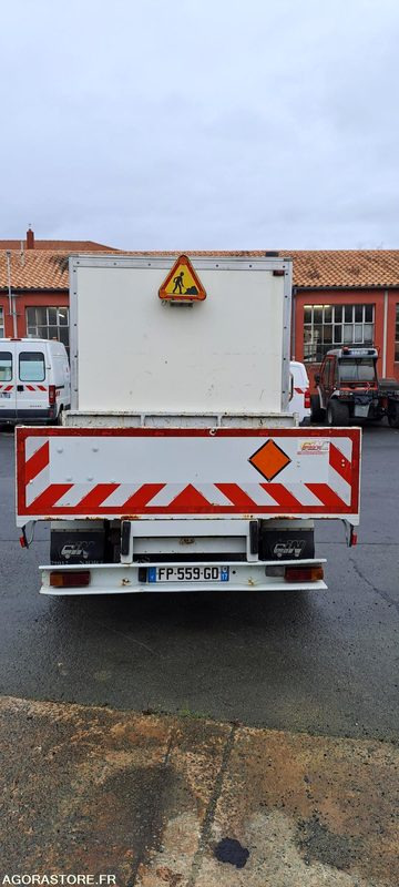 RENAULT MASCOTT PLATEAU ET CELLULE ATELIER - 213216km - 2001 - Furgão basculante: foto 4 RENAULT MASCOTT PLATEAU ET CELLULE ATELIER - 213216km - 2001 - Furgão basculante: foto 4