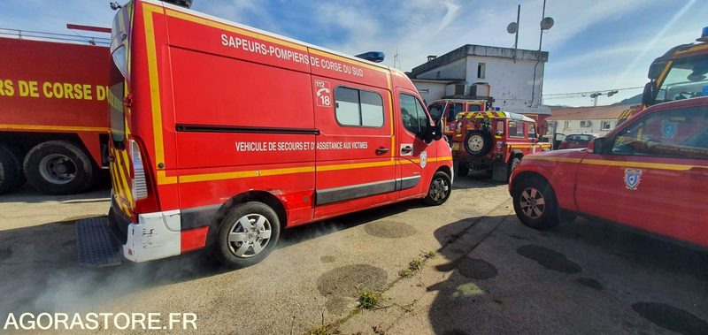 RENAULT MASTER 2.3 DCI TYPE AMBULANCE - 151128 km - 2011 - Furgão: foto 3 RENAULT MASTER 2.3 DCI TYPE AMBULANCE - 151128 km - 2011 - Furgão: foto 3