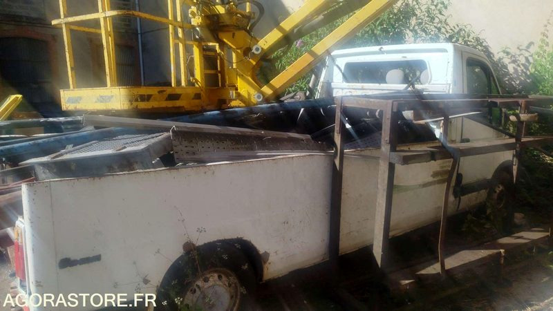 RENAULT MASTER - 2002 - Furgão: foto 1 RENAULT MASTER - 2002 - Furgão: foto 1