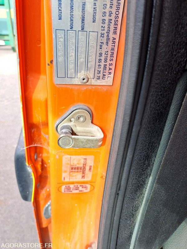 RENAULT MASTER - 2006 - 286716 KM - P1505347 - Furgão: foto 5 RENAULT MASTER - 2006 - 286716 KM - P1505347 - Furgão: foto 5