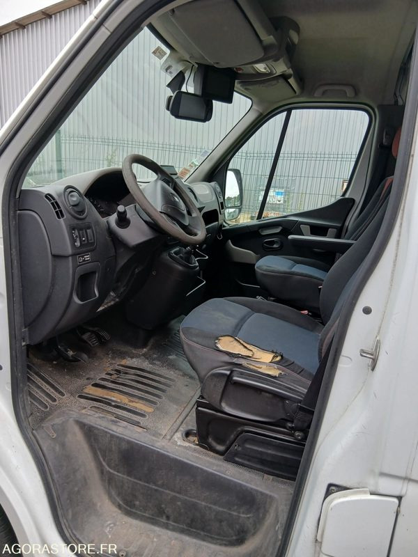 RENAULT MASTER - 2016 - 304402 Kms - Furgão: foto 5 RENAULT MASTER - 2016 - 304402 Kms - Furgão: foto 5