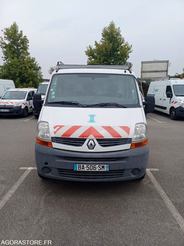RENAULT MASTER BA506SM - 2010 / 171 977 KM - Furgão: foto 4 RENAULT MASTER BA506SM - 2010 / 171 977 KM - Furgão: foto 4