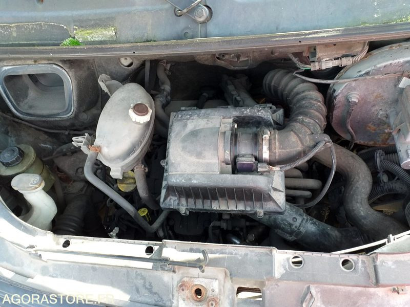 RENAULT MASTER BENNE - Furgão basculante: foto 5 RENAULT MASTER BENNE - Furgão basculante: foto 5