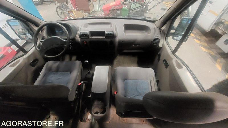 RENAULT MASTER II L2H2 94527 kms 1998 - Furgão: foto 5 RENAULT MASTER II L2H2 94527 kms 1998 - Furgão: foto 5