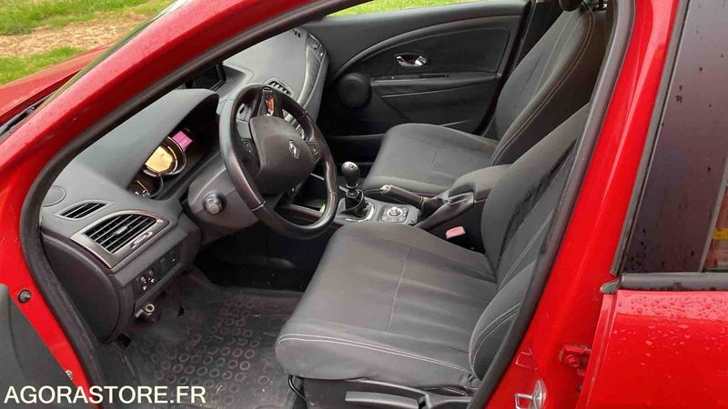 RENAULT MEGANE 309707kms - 2013 - Automóvel: foto 5 RENAULT MEGANE 309707kms - 2013 - Automóvel: foto 5