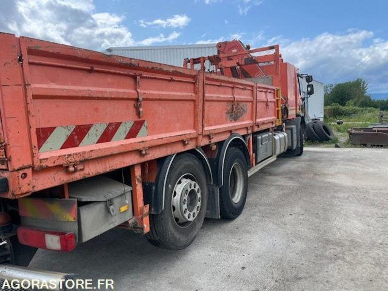 RENAULT PREMIUM LANDER 430.26 - PLATEAU GRUE - GRUE FASSI F150 + RADIO - 2011 - Camião de caixa aberta/ Plataforma, Caminhão grua: foto 4 RENAULT PREMIUM LANDER 430.26 - PLATEAU GRUE - GRUE FASSI F150 + RADIO - 2011 - Camião de caixa aberta/ Plataforma, Caminhão grua: foto 4