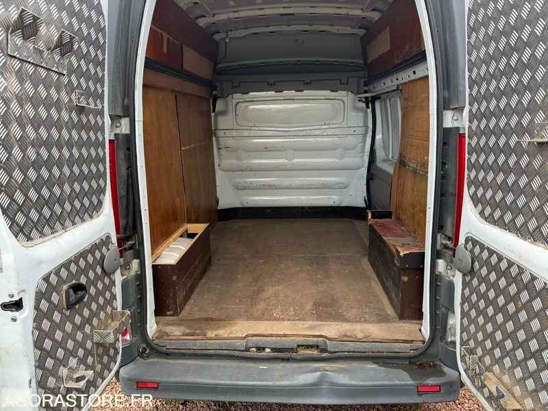 RENAULT TRAFIC 2.0 DCI 115 CH L1H2 - 233176 - 2011 - Furgão: foto 5 RENAULT TRAFIC 2.0 DCI 115 CH L1H2 - 233176 - 2011 - Furgão: foto 5