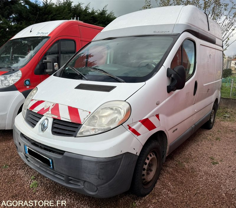RENAULT TRAFIC 2.0 DCI 115 CH L1H2 - 233176 - 2011 - Furgão: foto 1 RENAULT TRAFIC 2.0 DCI 115 CH L1H2 - 233176 - 2011 - Furgão: foto 1
