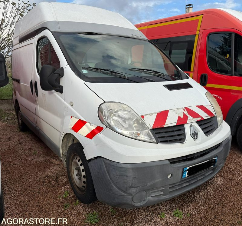RENAULT TRAFIC 2.0 DCI 115 CH L1H2 - 233176 - 2011 - Furgão: foto 2 RENAULT TRAFIC 2.0 DCI 115 CH L1H2 - 233176 - 2011 - Furgão: foto 2