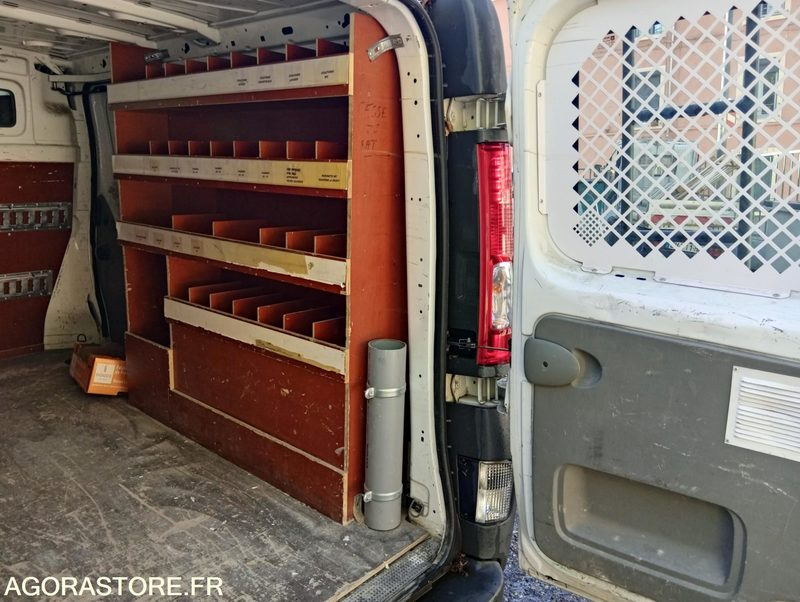 Furgão RENAULT TRAFIC - 2012 - 89191kms: foto 14