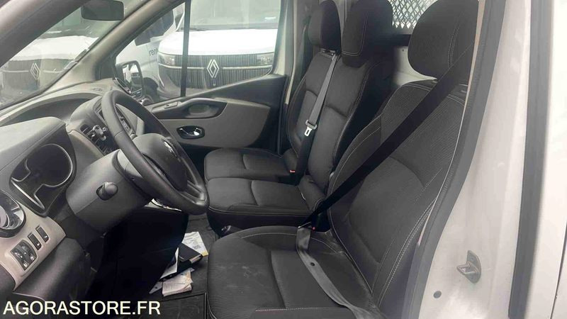 RENAULT TRAFIC - 2016 - 100335KM - ED409LN - Furgão: foto 5 RENAULT TRAFIC - 2016 - 100335KM - ED409LN - Furgão: foto 5