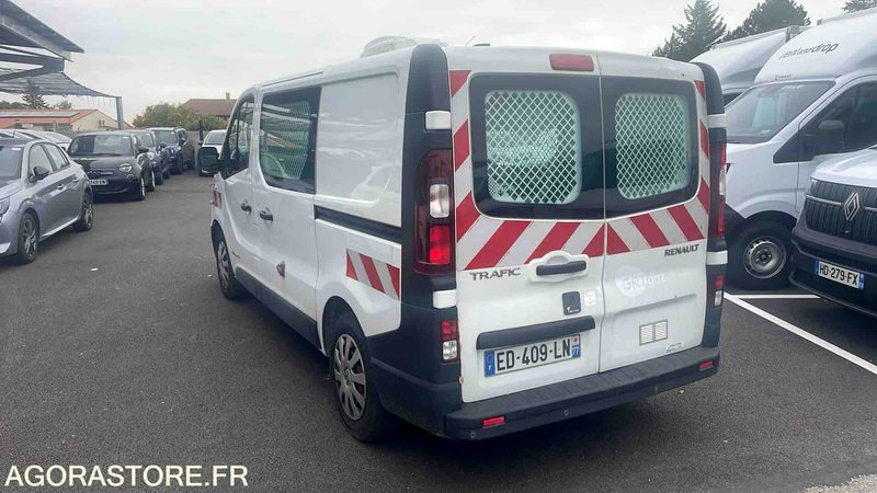 RENAULT TRAFIC - 2016 - 100335KM - ED409LN - Furgão: foto 4 RENAULT TRAFIC - 2016 - 100335KM - ED409LN - Furgão: foto 4