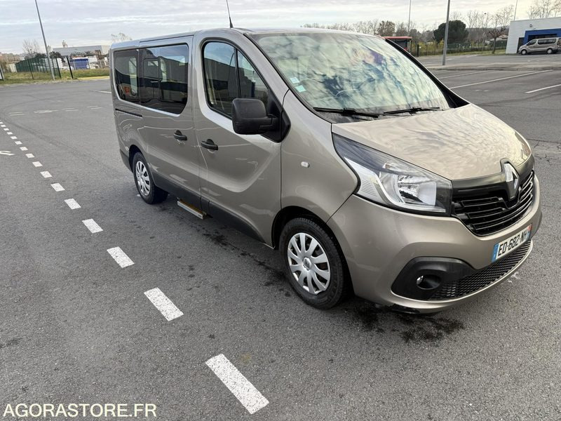 RENAULT TRAFIC - 2016 - 229166km - ED-682-NH - Micro-ônibus, Furgão de passageiros: foto 2 RENAULT TRAFIC - 2016 - 229166km - ED-682-NH - Micro-ônibus, Furgão de passageiros: foto 2