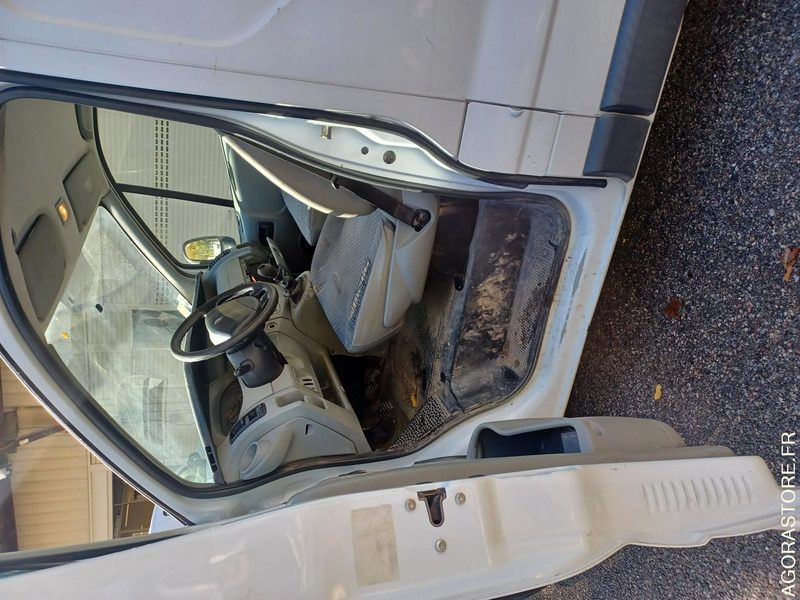 RENAULT TRAFIC / REF SCP : 818 - Furgão: foto 3 RENAULT TRAFIC / REF SCP : 818 - Furgão: foto 3