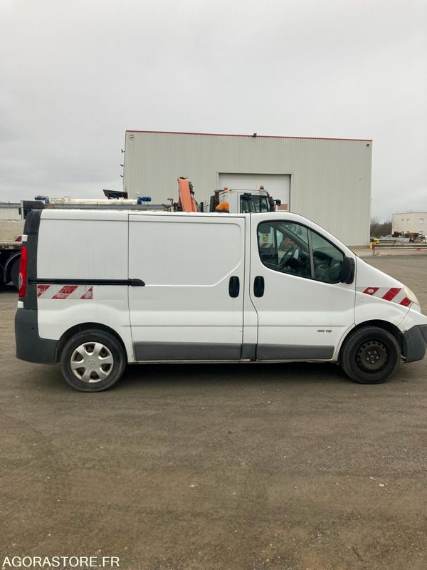 RENAULT TRAFIC diesel - Année 2013 - 376.300km - Furgão: foto 5 RENAULT TRAFIC diesel - Année 2013 - 376.300km - Furgão: foto 5