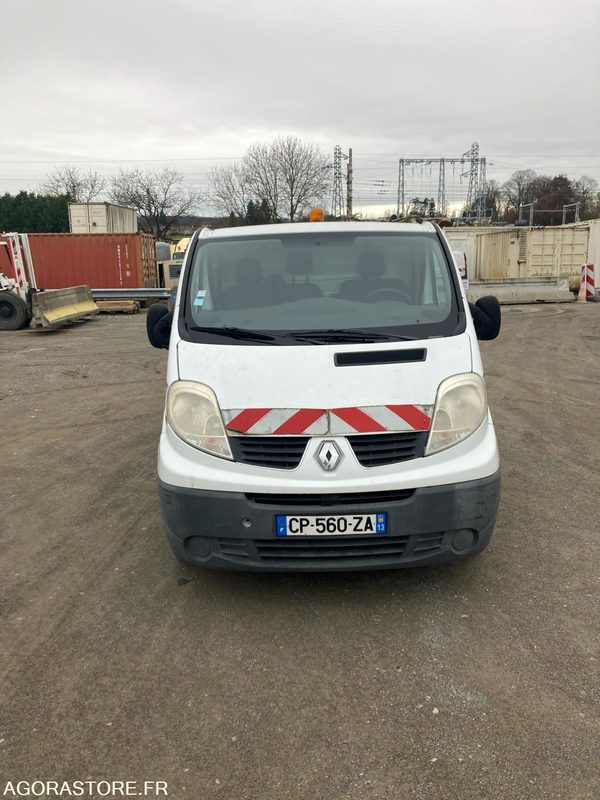 RENAULT TRAFIC diesel - Année 2013 - 376.300km - Furgão: foto 2 RENAULT TRAFIC diesel - Année 2013 - 376.300km - Furgão: foto 2