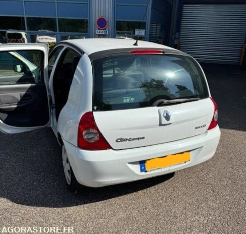 Renault CLIO 2 - Automóvel: foto 4 Renault CLIO 2 - Automóvel: foto 4