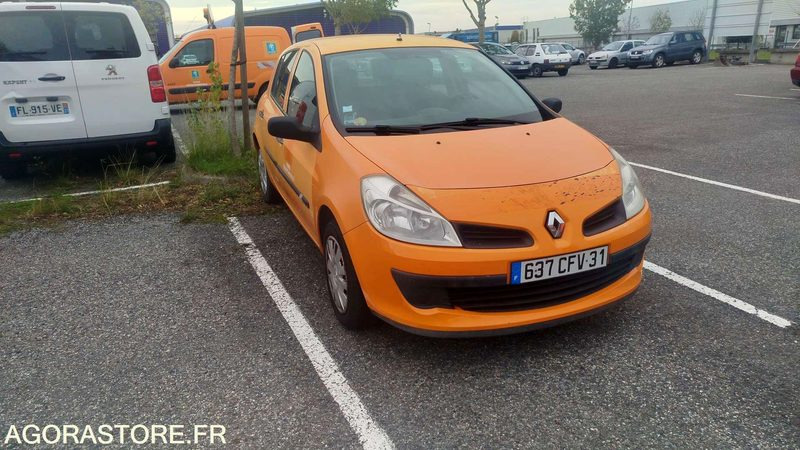 Renault Clio 1.5 DCI - 2008 - 99525km - 637CFV31 - Automóvel: foto 2 Renault Clio 1.5 DCI - 2008 - 99525km - 637CFV31 - Automóvel: foto 2