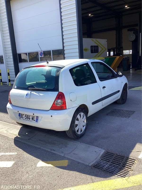 Renault Clio - 2010 - 206955kms (P0402649) - Automóvel: foto 2 Renault Clio - 2010 - 206955kms (P0402649) - Automóvel: foto 2