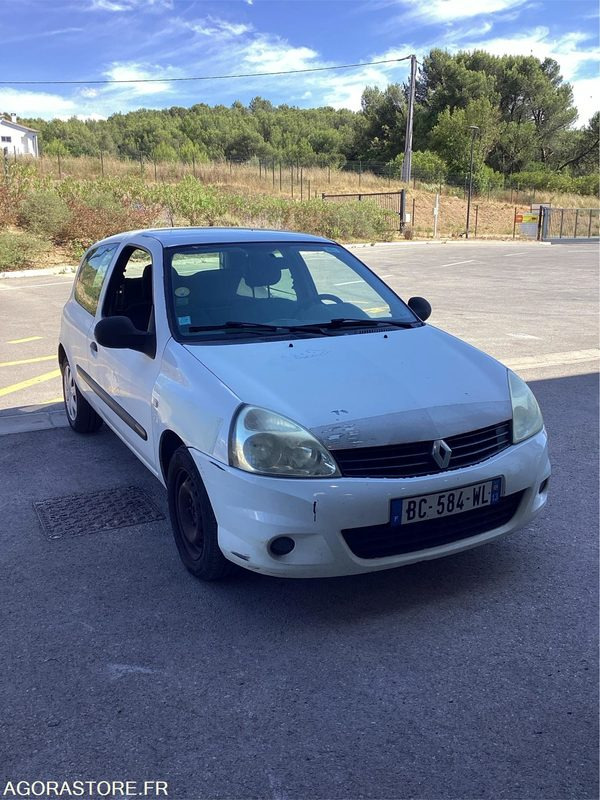 Renault Clio - 2010 - 206955kms (P0402649) - Automóvel: foto 1 Renault Clio - 2010 - 206955kms (P0402649) - Automóvel: foto 1