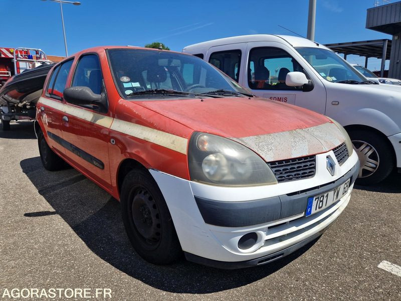 Renault Clio - 781YW69 - Automóvel: foto 2 Renault Clio - 781YW69 - Automóvel: foto 2