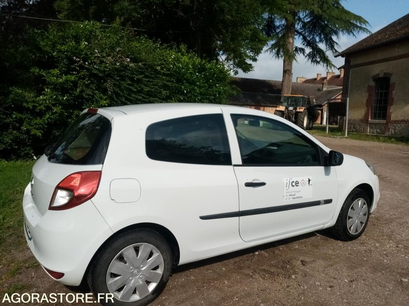 Renault Clio III 2 places 1.5 L Diesel - 211 000km - Automóvel: foto 2 Renault Clio III 2 places 1.5 L Diesel - 211 000km - Automóvel: foto 2