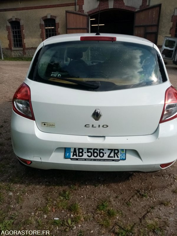 Renault Clio III 2 places 1.5 L Diesel - 211 000km - Automóvel: foto 4 Renault Clio III 2 places 1.5 L Diesel - 211 000km - Automóvel: foto 4