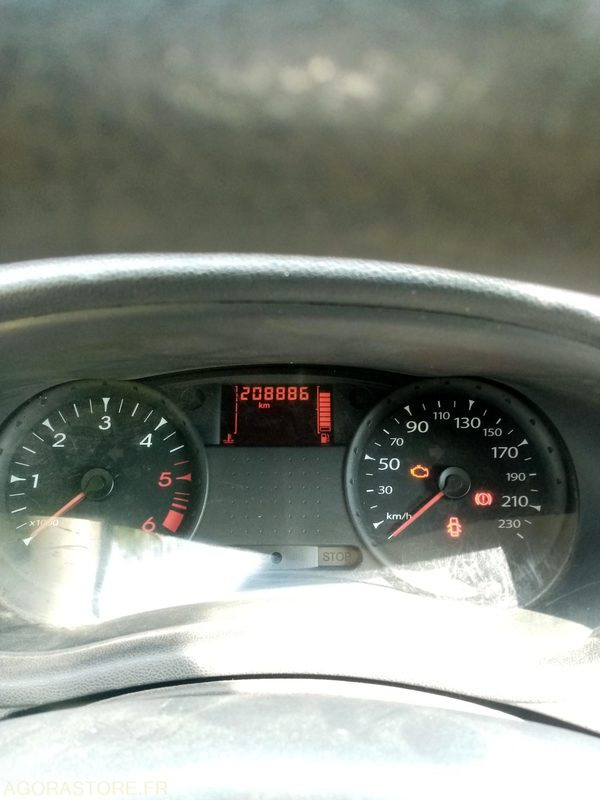 Renault Clio III 2 places 1.5 L Diesel - 211 000km - Automóvel: foto 3 Renault Clio III 2 places 1.5 L Diesel - 211 000km - Automóvel: foto 3
