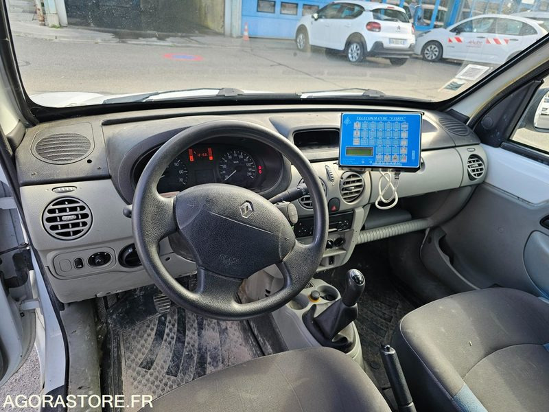 Renault Kangoo - 2008 - 174938km - BN260SN - Furgão compacto: foto 5 Renault Kangoo - 2008 - 174938km - BN260SN - Furgão compacto: foto 5
