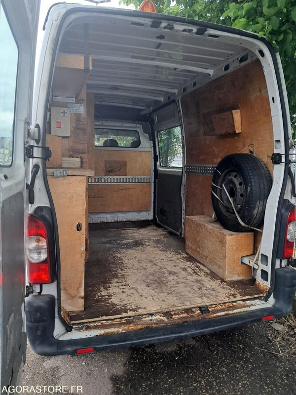 Renault MASTER 6074-ZR-42 - Furgão compacto: foto 5 Renault MASTER 6074-ZR-42 - Furgão compacto: foto 5