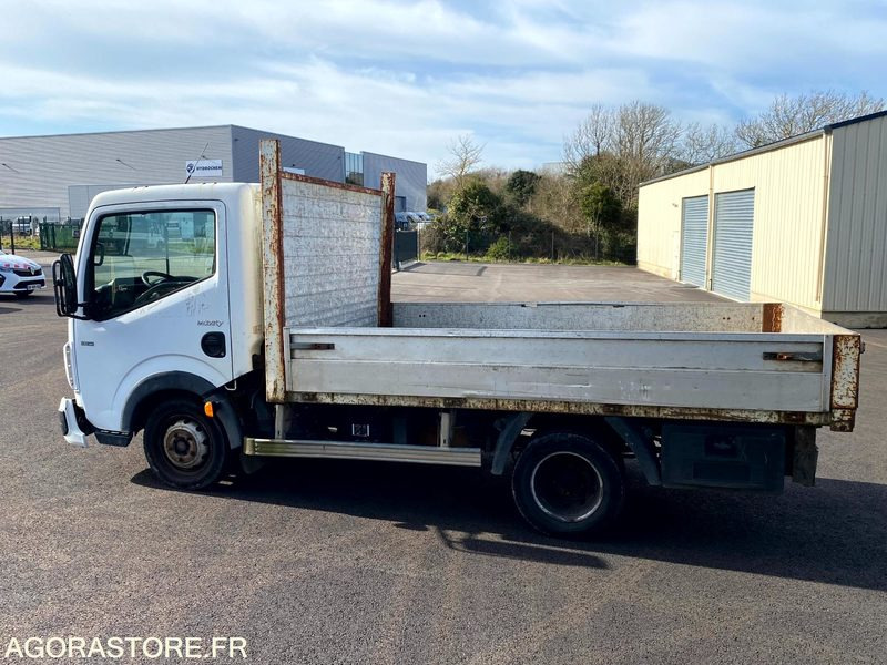 Renault MAXITY DXI 130 Plateau 2009 / 243398 Km - Furgão basculante: foto 3 Renault MAXITY DXI 130 Plateau 2009 / 243398 Km - Furgão basculante: foto 3