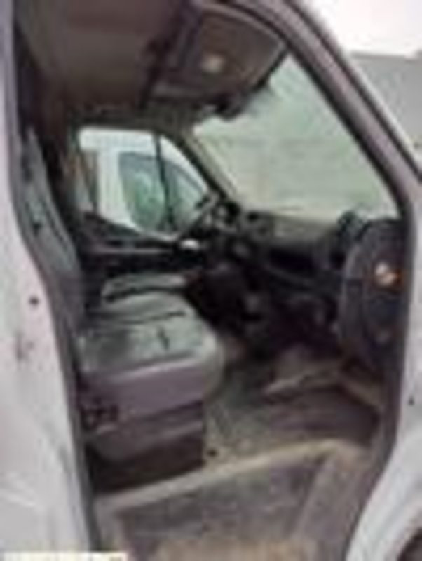 Renault Master - 2014 - 251556kms (P1511026) - Furgão: foto 5 Renault Master - 2014 - 251556kms (P1511026) - Furgão: foto 5